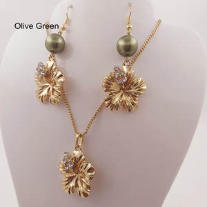 Boucles d'oreilles hawaïennes hibiscus pour femme, ensemble de bijoux tribal en or avec perle noire, anneau simple à remplissage d'or - Product Image 4