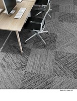 Dalles de moquette insonorisantes à motif écossais commercial 50x50cm, support PVC antidérapant, écologiques, design moderne pour bureaux et commerces