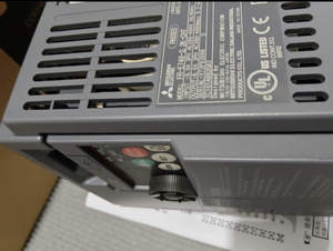 Inverter di controllo velocità motore a frequenza variabile serie E700 MITSUBISHI FR-E740-2.2K-CHT 2.2KW - Product Image 5