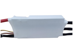 Contrôleur de vitesse électronique (<span class=keywords><strong>ESC</strong></span>) sans balais 16S 200A OPTO pour bateau et navire RC avec câble USB de programmation, directement de l'usine - Product Image 6