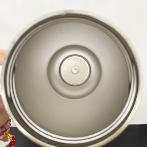 Nuevo Vaso Térmico H2.0 de 40oz con Recubrimiento en Polvo Color Degradado Blanco y Plateado en el Interior, Modelo 2025 - Product Image 3