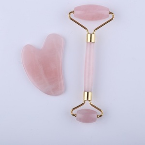 100% <span class=keywords><strong>de</strong></span> cuarzo rosa genuino <span class=keywords><strong>de</strong></span> rodillos y Gua Sha <span class=keywords><strong>de</strong></span> belleza <span class=keywords><strong>de</strong></span> piedra <span class=keywords><strong>de</strong></span> cuarzo rosa Gua Sha <span class=keywords><strong>desguace</strong></span> herramienta - Product Image 3