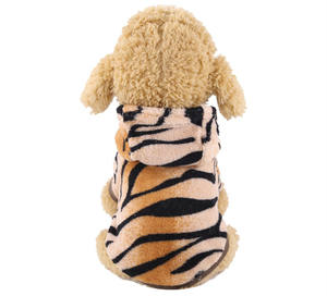เสื้อผ้าสัตว์เลี้ยงสำหรับฤดูหนาว <span class=keywords><strong>ลาย</strong></span><span class=keywords><strong>เสือ</strong></span>สุดน่ารัก นุ่มสบายมาก ชุดสำหรับสุนัขและลูกแมว ผ้าแคชเมียร์ ขายส่งเสื้อผ้าสุนัข - Product Image 4