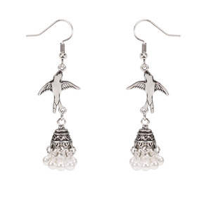 Pendientes colgantes chapados en plata vintage bohemios con perlas de imitación para mujer, joyería de fiesta, mariposa, estrella, campana, animal, flor - Product Image 6