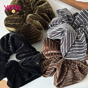 Nouveau velours lourd Vintage <span class=keywords><strong>grande</strong></span> <span class=keywords><strong>taille</strong></span> chouchou couleur unie bande de fosse Patchwork tissu tête fleur <span class=keywords><strong>bandeau</strong></span> pour filles enfants - Product Image 3