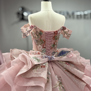 Vestido de Quinceañera Jancember 1538, Lujoso, Color Rosa Dulce, con Hombros Descubiertos y Corsé - Product Image 6