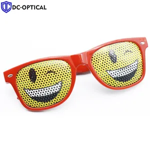 Promotionnel personnalisé propre logo imprimé lentille sténopé lunettes de soleil en gros, logo personnalisé lunettes de soleil sténopé pour la fête