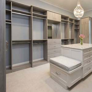 Armoire moderne avec un design agréable pour la chambre à coucher - Product Image 5