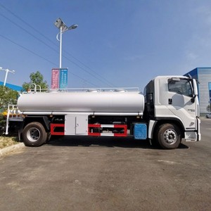 Camion-citerne ISUZU Giga 4x2 de 12 000 L pour le transport d'eau potable, en promotion - Product Image 5