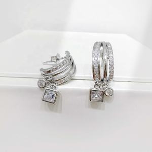 Prix d'usine Boucles d'oreilles géométriques en argent sterling 925 avec zircon, motif fleur, tendance hip-hop, grandes boucles d'oreilles plaquées or pour femmes - Product Image 3