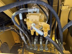 Excavatrice sur chenilles Caterpillar CAT330 d'occasion de 30 tonnes, haute qualité, avec moteur, boîte de vitesses et composants de pompe pour l'exploitation minière - Product Image 6