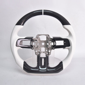 Volant en fibre de carbone en forme de D pour <span class=keywords><strong>Ford</strong></span> <span class=keywords><strong>Mustang</strong></span> <span class=keywords><strong>GT</strong></span>/GT350/GT350R 2018-2021, cuir perforé blanc avec garniture - Product Image 1