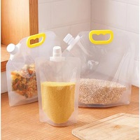 Petit sac souple 50ml 100ml 200ml personnalisé pour produits chimiques à usage quotidien, pochette à bec verseur pour liquides, jus, eau en plastique