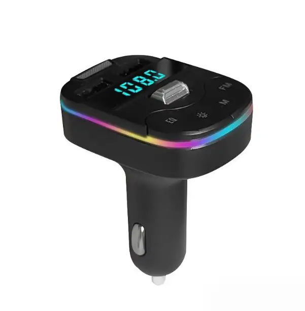 2023 Q19 PD شاحن هاتف محمول للسيارة USB شاشة عرض رقمية إضاءة ولاعة سجائر قابس تحويل USB للسيارة FM