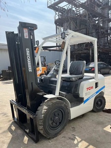 รถยก LPG TCM 30 ของ UniCarriers เสากระโดงสามท่อน ยางลม ระบบขับเคลื่อนแบบนั่งขับ รุ่นมือสอง เครื่องยนต์ดีเซล Cummins - Product Image 3