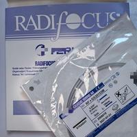 Fil guide angiographique vétérinaire original RADIFOCUS M en Nitinol hydrophile de 0,035 pouce pour usage canin, à usage unique