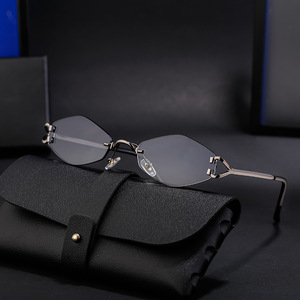 <span class=keywords><strong>Gafas</strong></span> <span class=keywords><strong>de</strong></span> <span class=keywords><strong>sol</strong></span> sin montura con montura en forma <span class=keywords><strong>de</strong></span> diamante para mujer, <span class=keywords><strong>gafas</strong></span> <span class=keywords><strong>de</strong></span> <span class=keywords><strong>sol</strong></span> <span class=keywords><strong>de</strong></span> moda para fotografía <span class=keywords><strong>de</strong></span> calle, venta al por mayor, novedad <span class=keywords><strong>de</strong></span> 2017 - Product Image 6