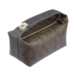 Pochette de maquillage géométrique à fermeture éclair pour femme, grande capacité, en cuir PU, avec logo personnalisé, organisateur de voyage suspendu - Product Image 1