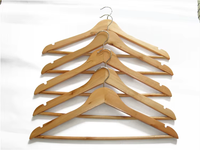 Cintre en bois de qualité B, finition laquée simple, crochet en métal chromé pour rangement de vêtements dans la garde-robe, marque ASCEND, modèle ASCEND-251205