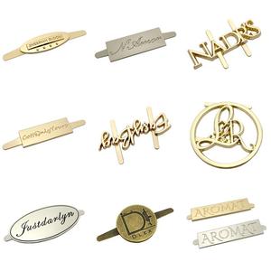 Etiquetas de <span class=keywords><strong>metal</strong></span> personalizadas con logotipo en relieve de acero inoxidable para bolsos - Product Image 1