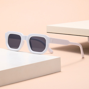 Nouvelles lunettes de soleil carrées rétro pour femmes, lunettes de soleil simples de luxe UV400, lunettes de soleil vintage à la mode pour femmes - Product Image 5