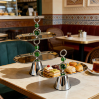 Luxe moderne metalen roestvrijstalen zilverkleurige taart- en dessertstandaard, snack- en fruitplateau, presentatiebord voor Ramadan-huisdecoratie