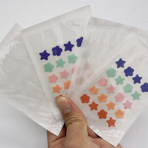 Patchs Traitement Ciblé Anti-Acné en Forme de Cœur Colorés – Centella, Tea Tree, Acide Hyaluronique, Hamamélis – Pour Tous Types de Peaux - Product Image 3