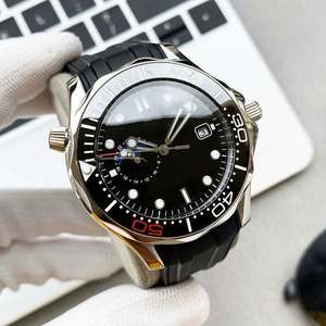 Reloj Mecánico Automático de Buceo Clásico Personalizado de Alta Calidad con Esquema de Color Azul y Blanco, Elegante y Versátil - Product Image 3