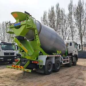 Camión Mezclador Sinotruk HOWO 8X4 de 8cbm en Venta, Camión Mezclador Howo - Product Image 2