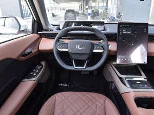 Nouvelle <span class=keywords><strong>voiture</strong></span> hybride électrique rechargeable CIP Azerbaïdjan Changan Qiyuan A05 berline à conduite à gauche - Product Image 4