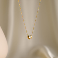 Collier Cœur en Acier Inoxydable avec Zircon, Style Tendance et Personnalisé, Bijou Femme Très Vendu