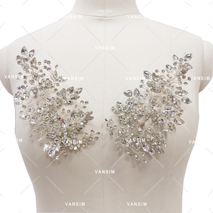 Fatto a mano di lusso con pietre preziose in argento colorato 3D fiore strass Applique abbellimenti per corpetto <span class=keywords><strong>abiti</strong></span> da ballo - Product Image 4