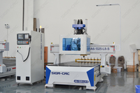 Router CNC HQD de 9kW con Enfriamiento por Aire, Recorrido X de 1300mm, Repetibilidad de 0.05mm, Mesa de Vacío con Colector de Polvo y Magazín de Herramientas de 8 Posiciones