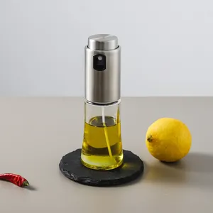 LFGB fabbrica di nuovo Design ad alta atomizzazione olio di oliva Spray olio portatile spruzzatore per campeggio cucina insalata utensili da cucina