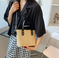 Sac à main en paille tissé pour femmes, avec poignée en cuir, fourre-tout fait à la main, de plage, nouveau design tendance, 2020