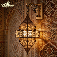 Applique murale arabe personnalisée en métal doré vintage avec LED pour hôtel au Moyen-Orient