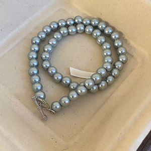 قلادة نسائية أنيقة للعروس، مجوهرات بسيطة دائرية من اللؤلؤ الصناعي الرمادي 8 مم، قلادة للسيدات كهدية زفاف - Product Image 2