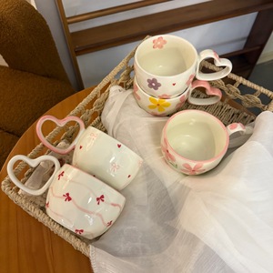 Tasses à café en céramique et porcelaine faites à la main et assiettes en forme de cœur, ensemble de tasses à thé réutilisables, compatibles lave-vaisselle, style café - Product Image 5