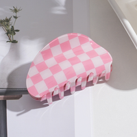 Sheshares Élégant serre-cheveux en PVC pour filles, personnalisable, grand modèle semi-circulaire, motif requin avec motif damier coloré