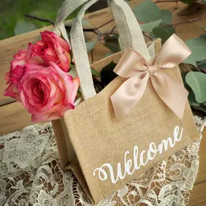 Çevre dostu özel logo jüt alışveriş torbaları otel karşılama çuval bezi düğün konuk hediye çantası