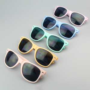 Gafas de Sol Retro Vintage 2024 con Protección UV400, Lentes Coloridas de Moda, Plástico PC, Morado, Rojo, Azul, Negro, Blanco, Verde, Amarillo - Product Image 2