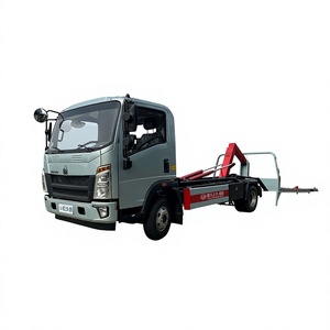 Camion de remorquage à plateau Howo 4x2 155 ch entièrement équipé pour le sauvetage routier urbain et le dépannage de véhicules dans les parkings - Product Image 1