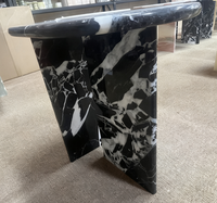 Dalles de marbre blanc et noir Caracata italien haut de gamme, personnalisation de bases de table en marbre et de tables d'appoint