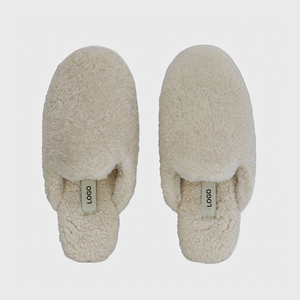 Mules plates d'hiver personnalisées pour femmes à bout fermé, en <span class=keywords><strong>fourrure</strong></span> de mouton véritable, pantoufles moelleuses en laine et peau de mouton, fabriquées en usine - Product Image 2