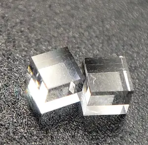 Prisma ottico a diamante cube cvd con basso contenuto di azoto 1-10ppm 6 lati lucidati 2*2*2