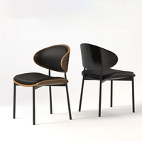 Chaises de salle à manger de style italien, chaises à dossier en bois massif, chaises en cuir haut de gamme pour restaurants occidentaux
