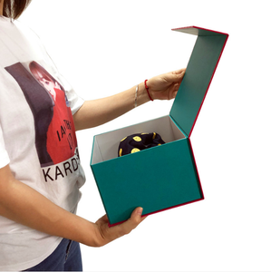 Custom Logo Magnetic Foldable Snapback Shipping Hat Packaging Boxes for Hats Baseball Paper Wholesale Luxury Square Gift Hat Box