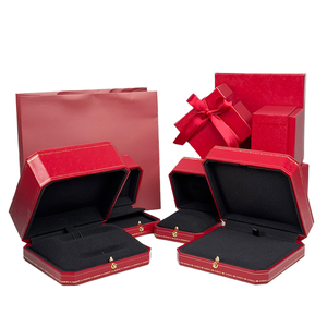 Boîte à bijoux en cuir PU avec logo personnalisé, boîte de présentation de bijoux de luxe pour mariage, boîte de rangement pour boucles d'oreilles et colliers - Product Image 3