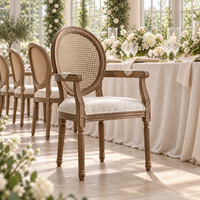 Chaise de salle à manger en bois de style français traditionnel, finition brun antique, dossier en rotin respirant, vente en gros pour lieux événementiels