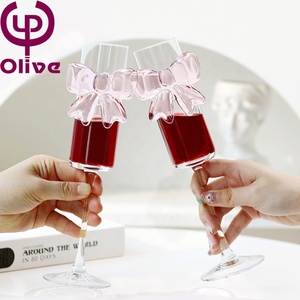 Cadeau Soufflé à la Main Verre Sans Plomb Nœud Gobelet à Vin Fête Pieds Hauts Verres à <span class=keywords><strong>Champagne</strong></span> Mariage Cylindre Flûtes à <span class=keywords><strong>Champagne</strong></span> Arc Rose - Product Image 3